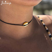 Load image into Gallery viewer, Seashell Charm Necklace